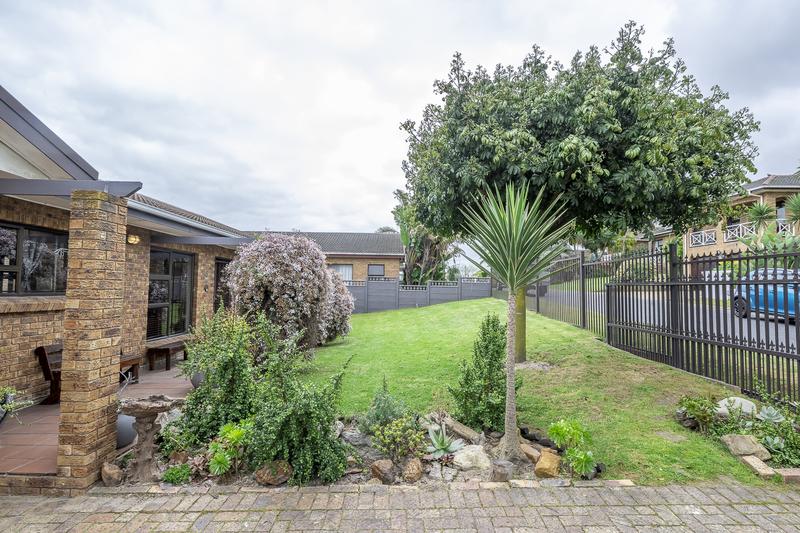 4 Bedroom Property for Sale in Chrismar Western Cape